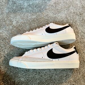 Nike Low Blazers brand new in box size 9